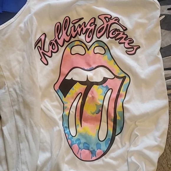 Tank tops - Picture 2 of 4